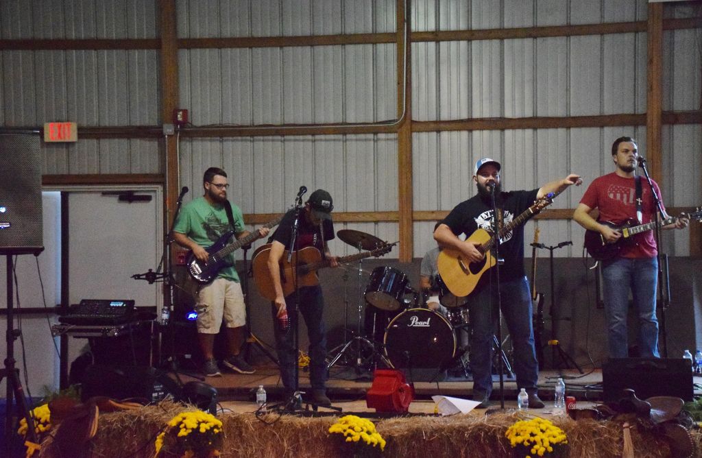 riddle center barn event 10-19 223 (1024x668).jpg